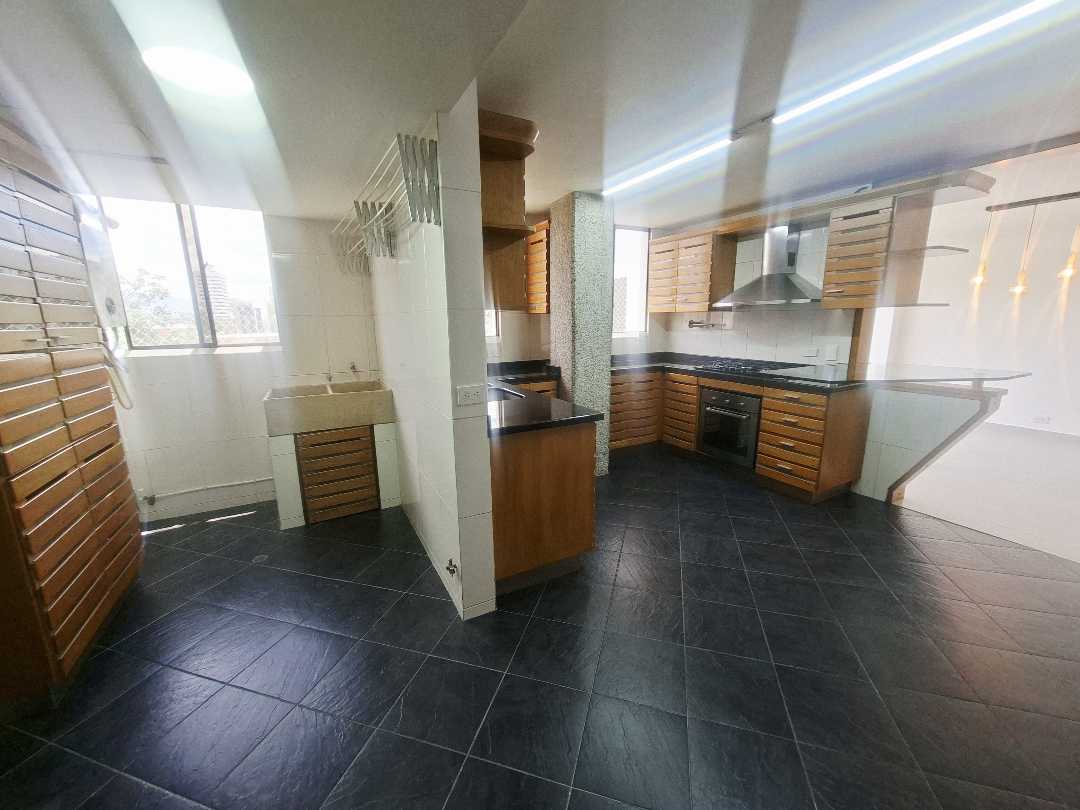 Apartamento en venta y arriendo El Campestre Poblado