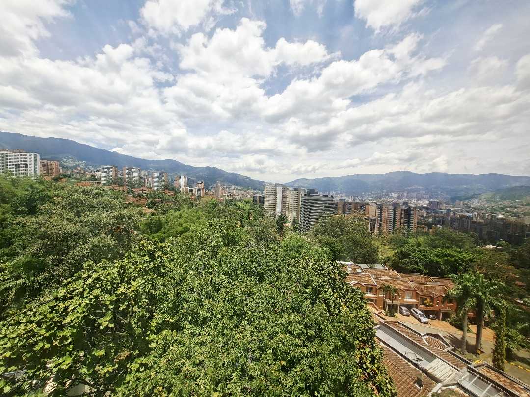 Apartamento en venta y arriendo El Campestre Poblado