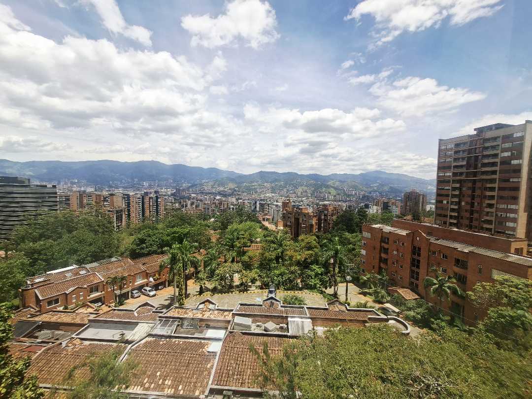 Apartamento en venta y arriendo El Campestre Poblado