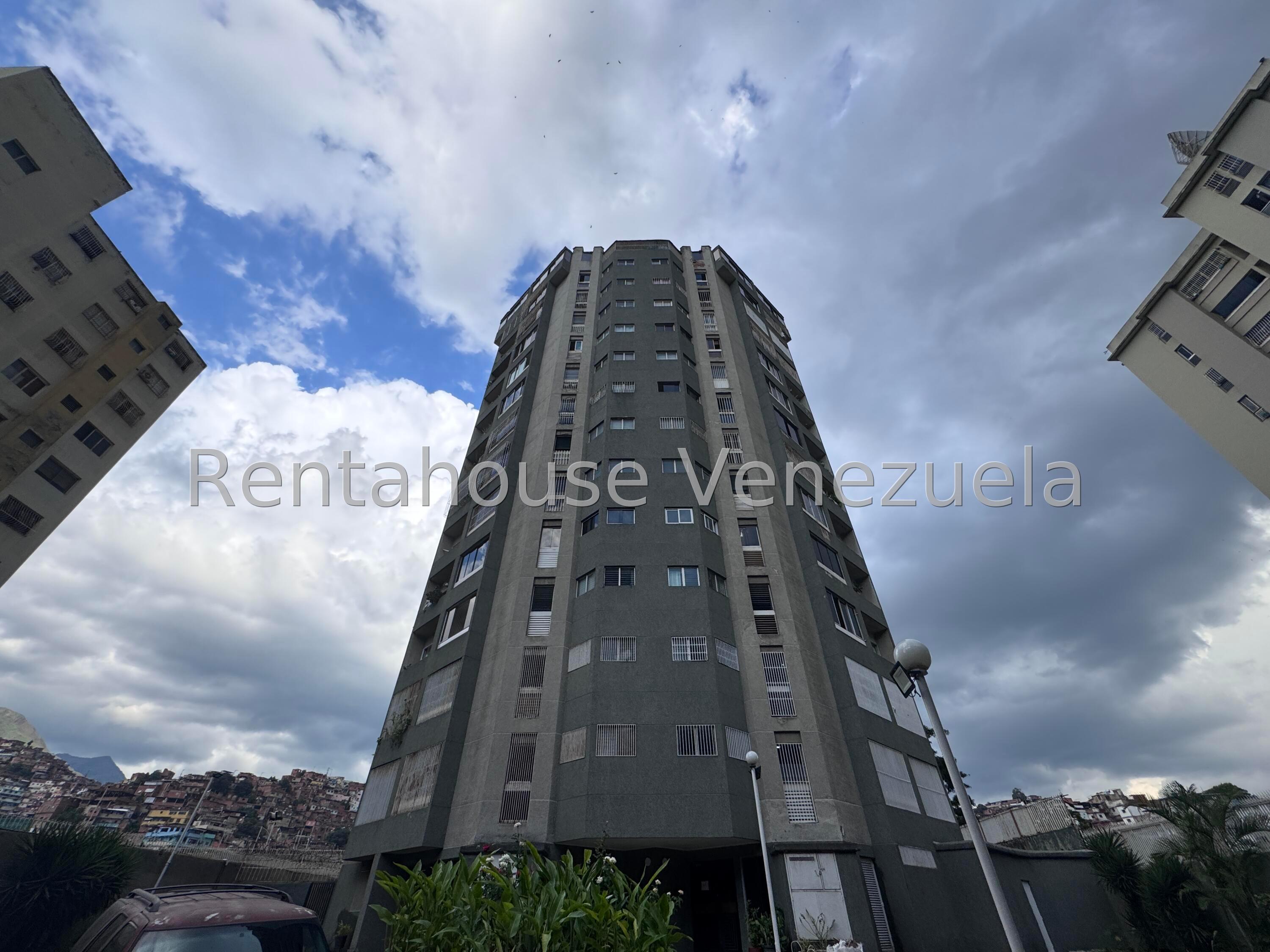 Apartamento - La Urbina - Caracas