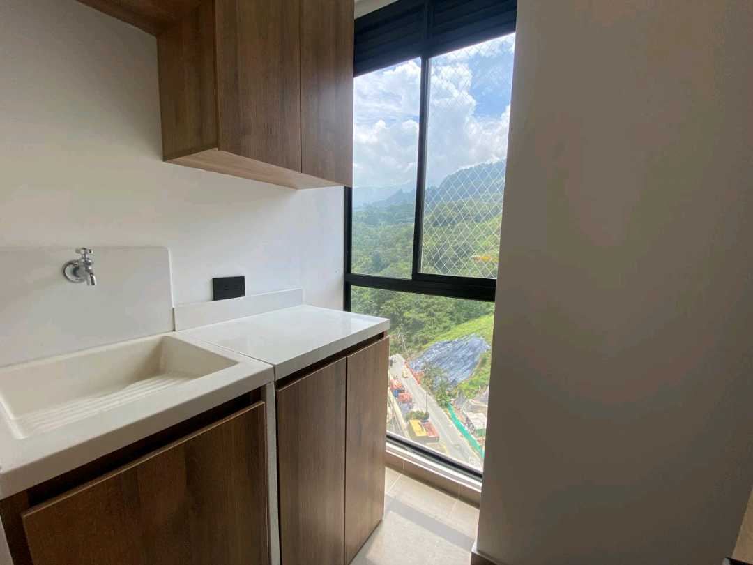 Apartamento Nuevo Para Arriendo en Envigado, Medellín