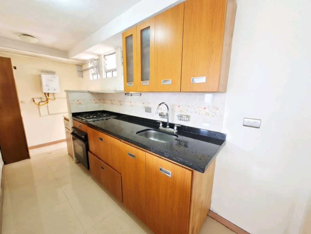 Apartamento para arriendo o para amoblar Conquistadores PC
