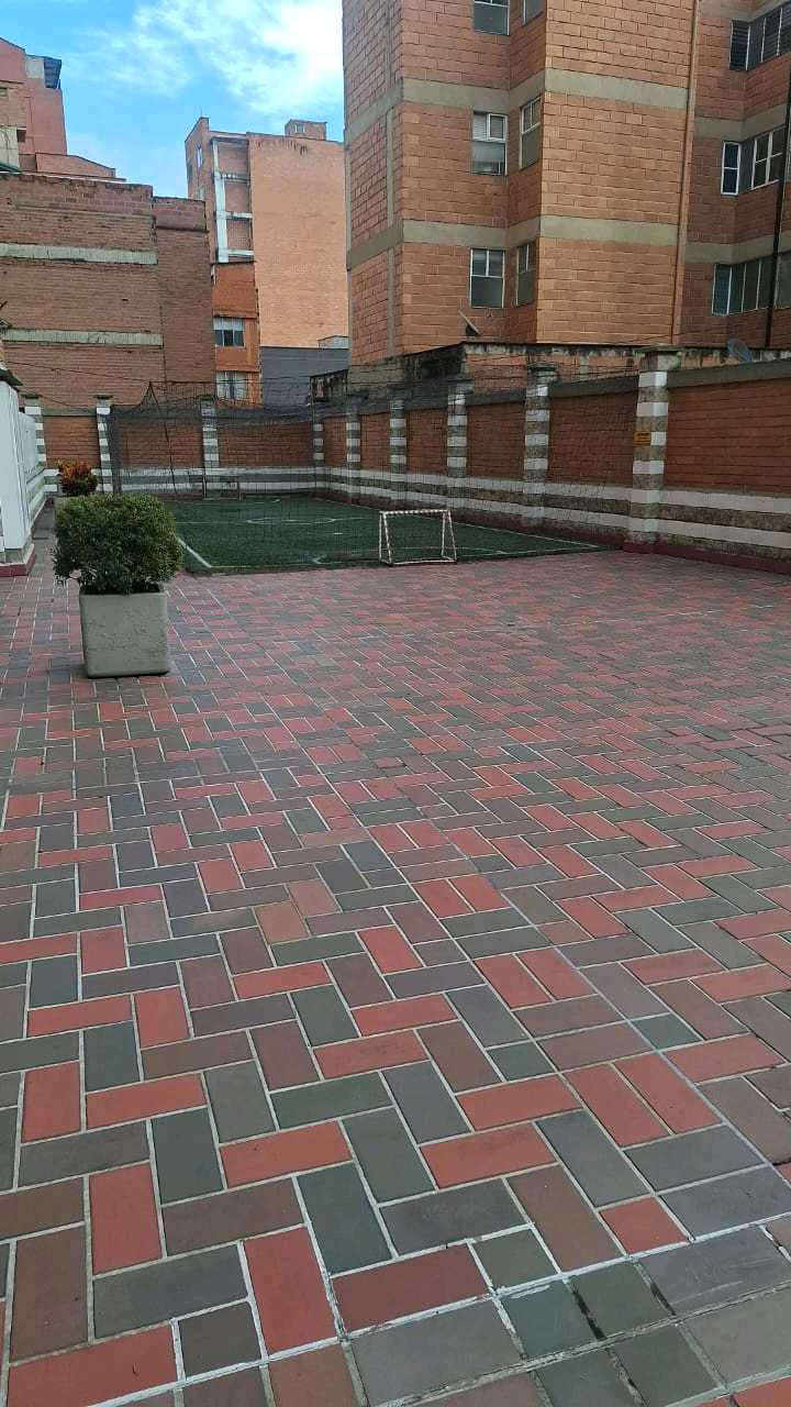 Apartamento para arriendo o para amoblar Conquistadores PC