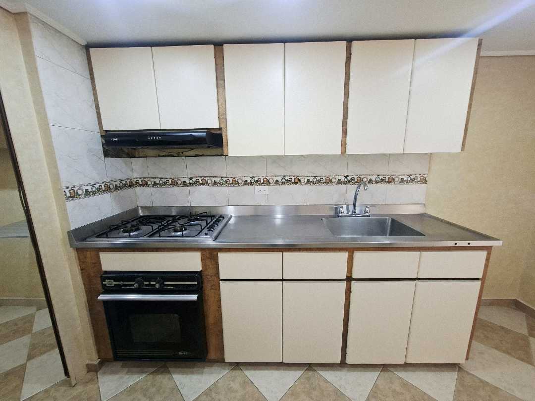 Apartamento para arriendo y venta Superior 6
