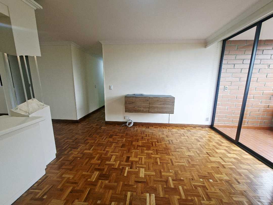 Apartamento para arriendo y venta Superior 6
