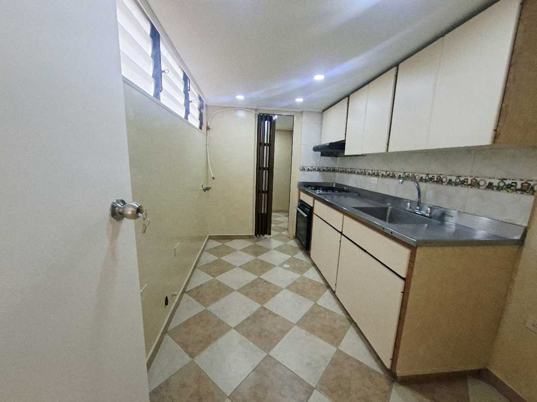 Apartamento para arriendo y venta Superior 6