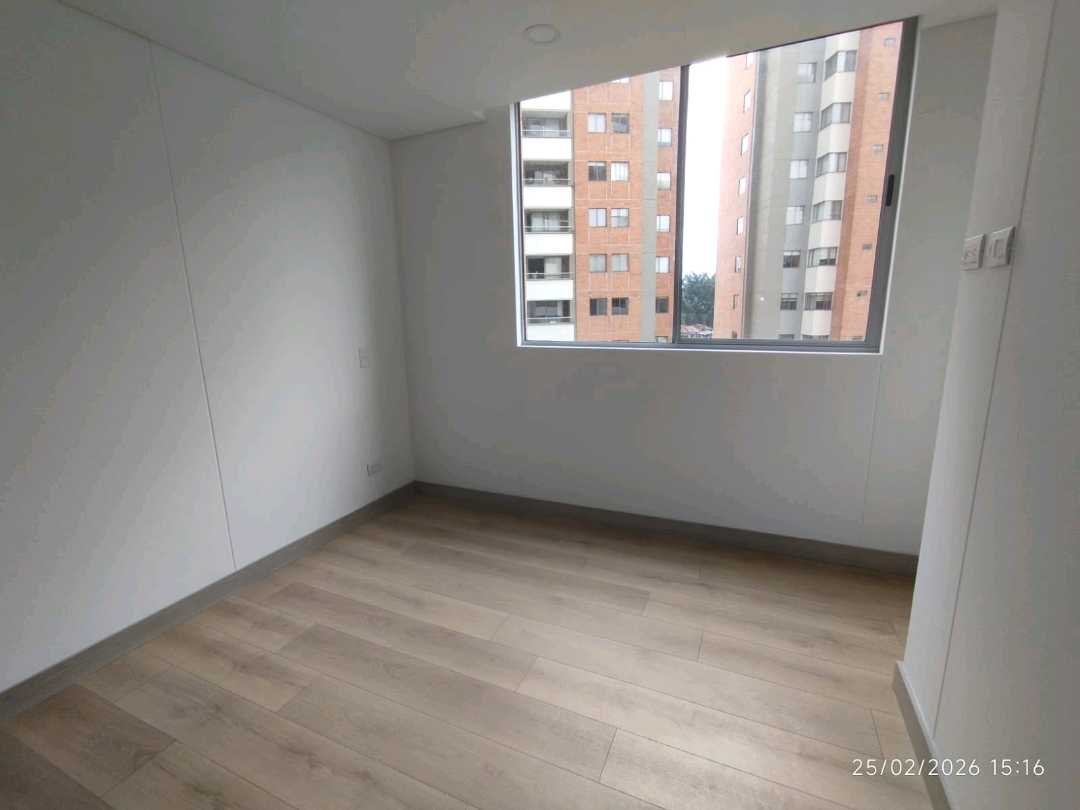 Apartamento para estrenar Loma del Esmeraldal RT