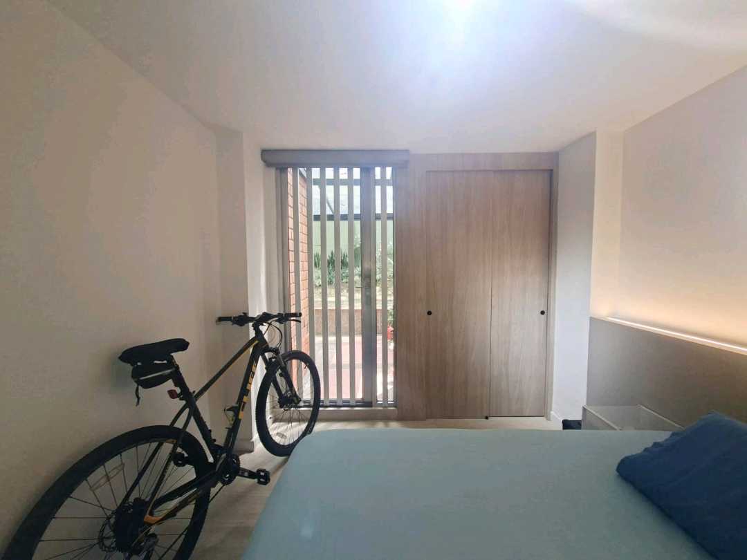 Apartamento para la venta Poblado cerca a la Frontera con terraza.