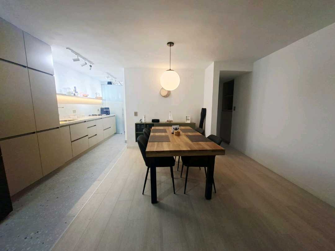 Apartamento para la venta Poblado cerca a la Frontera con terraza.