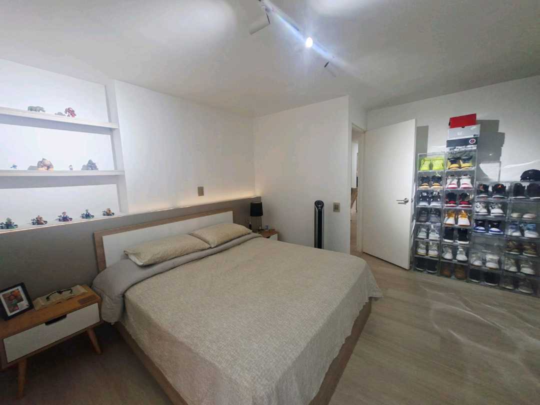 Apartamento para la venta Poblado cerca a la Frontera con terraza.