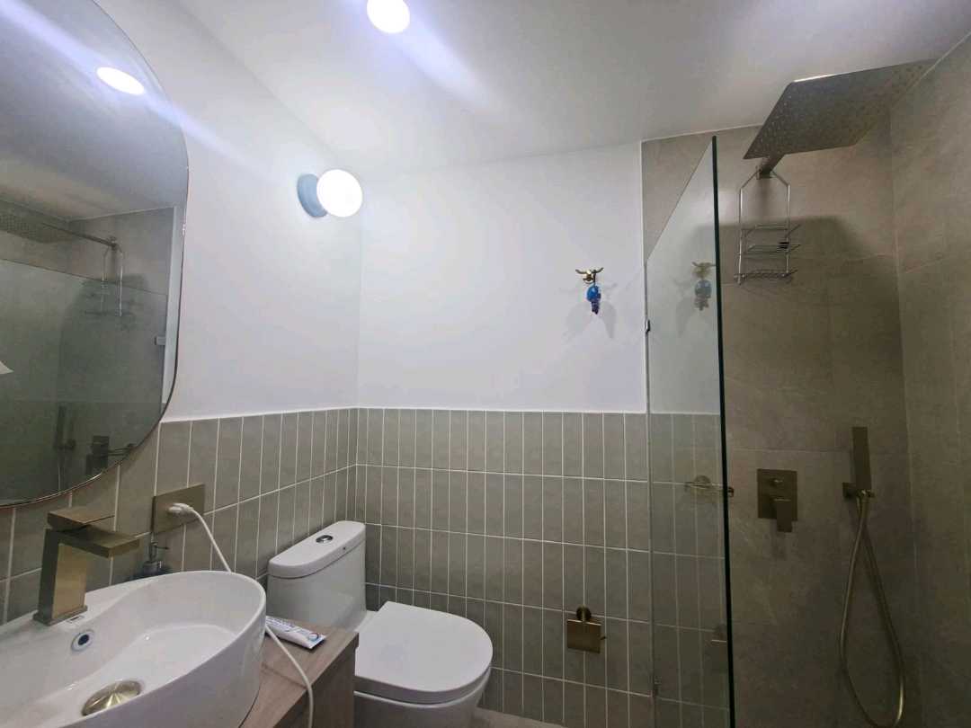 Apartamento para la venta Poblado cerca a la Frontera con terraza.