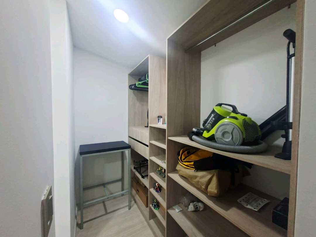 Apartamento para la venta Poblado cerca a la Frontera con terraza.