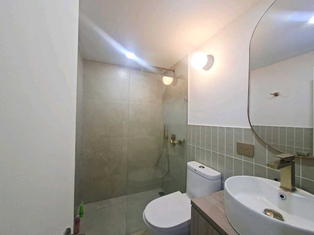 Apartamento para la venta Poblado cerca a la Frontera con terraza.