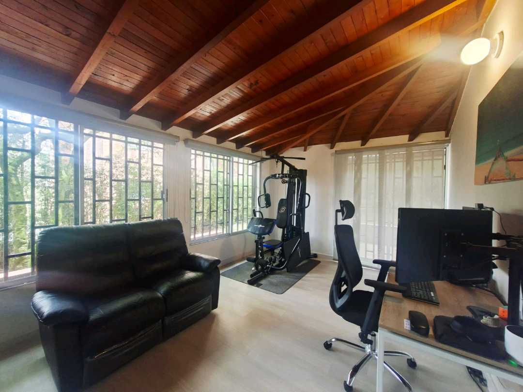 Apartamento para la venta Poblado cerca a la Frontera con terraza.