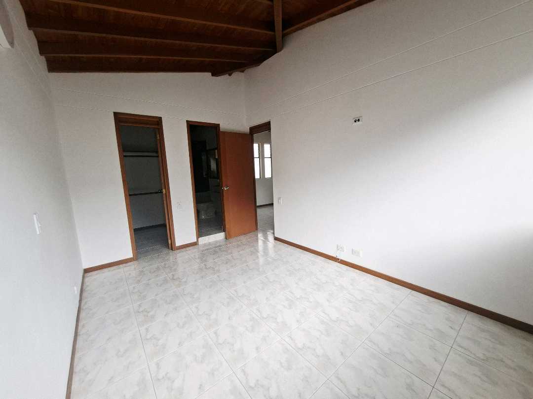 Apartamento penthouse Poblado vista a la montaña