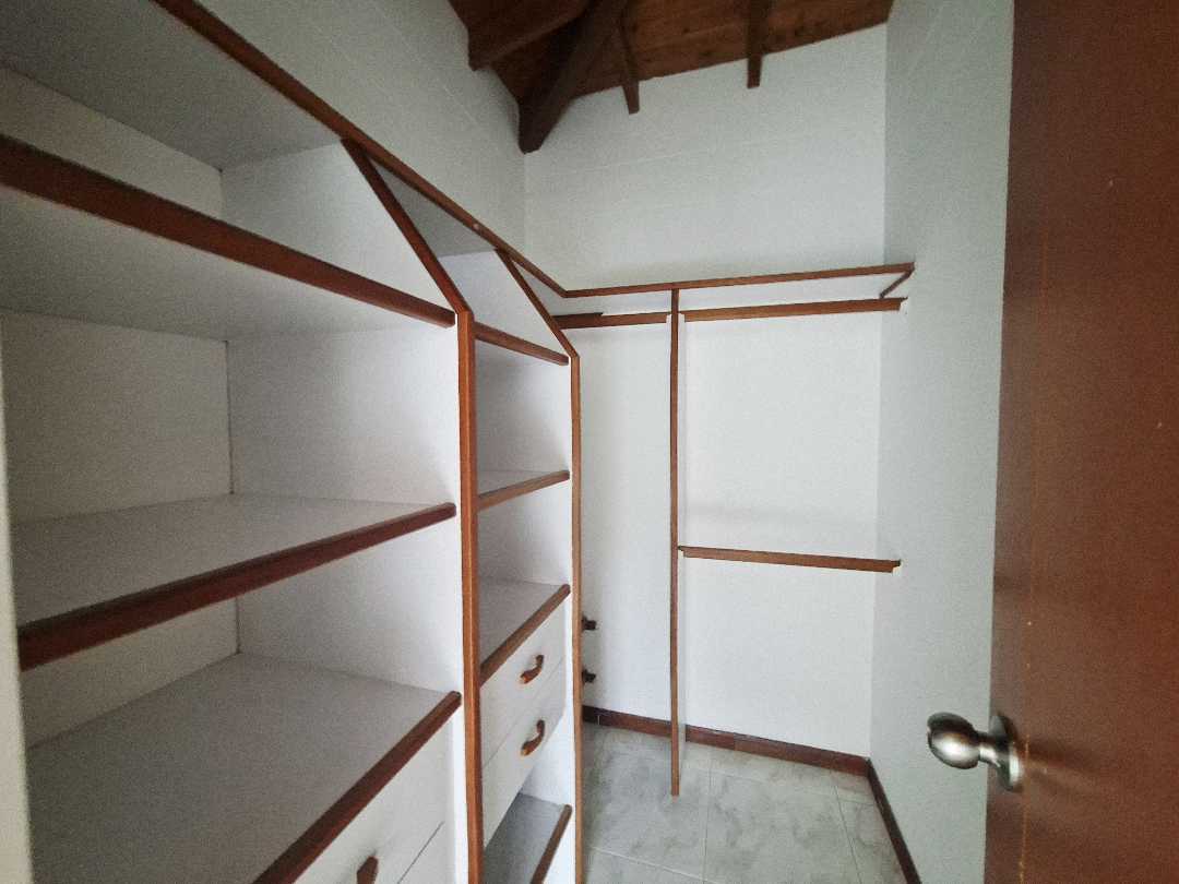 Apartamento penthouse Poblado vista a la montaña