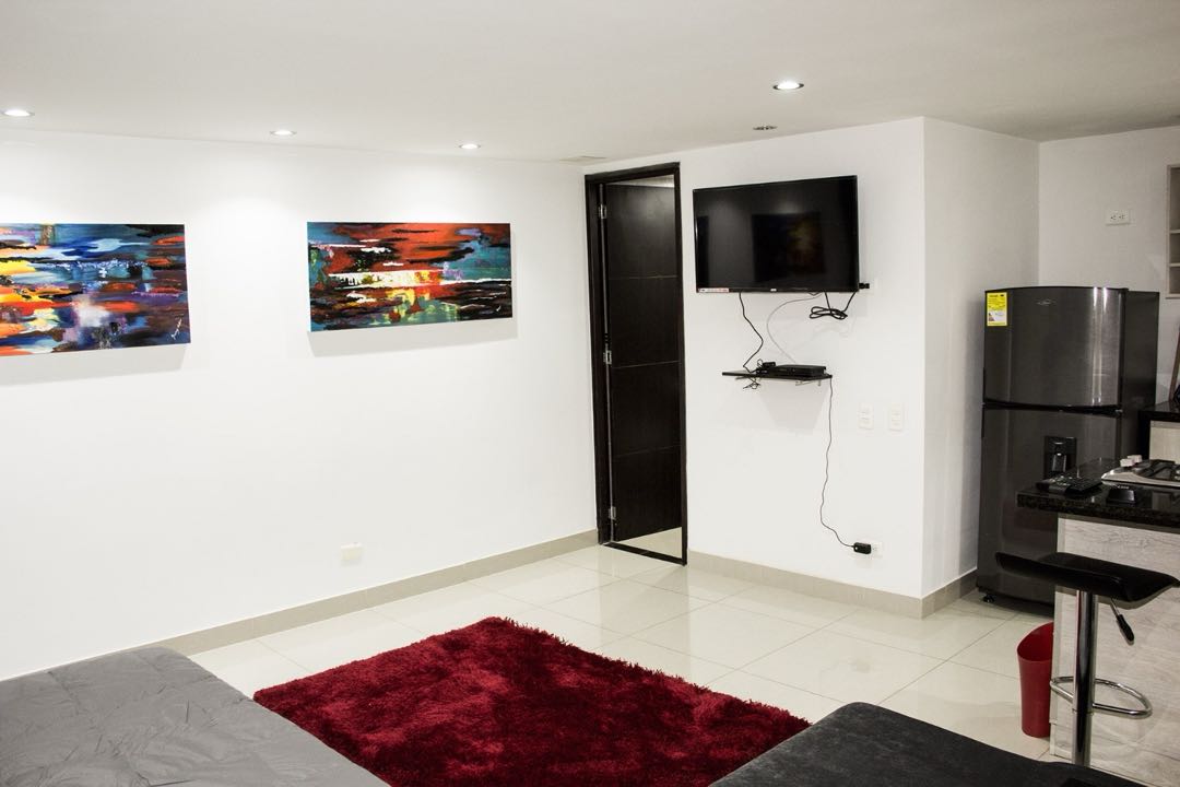 Apartamento tipo loft con licencia Airbnb en el Poblado la Frontera