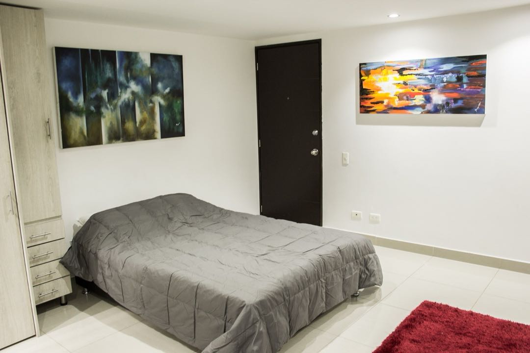 Apartamento tipo loft con licencia Airbnb en el Poblado la Frontera