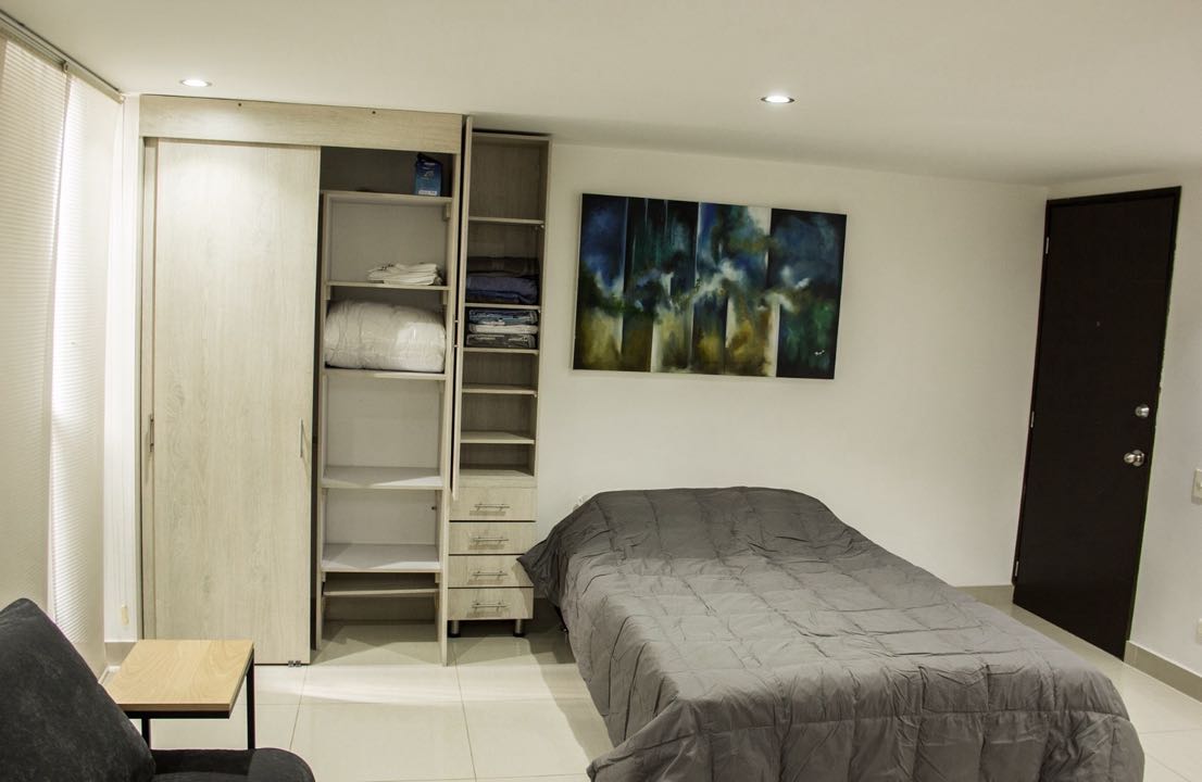 Apartamento tipo loft con licencia Airbnb en el Poblado la Frontera