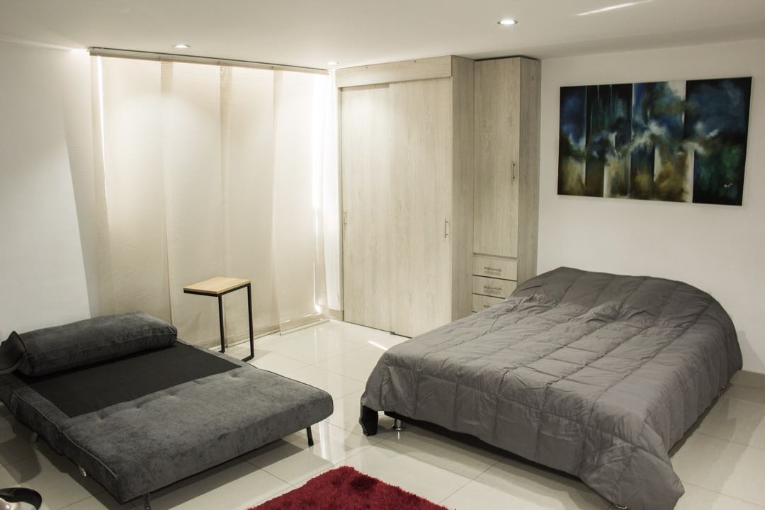 Apartamento tipo loft con licencia Airbnb en el Poblado la Frontera