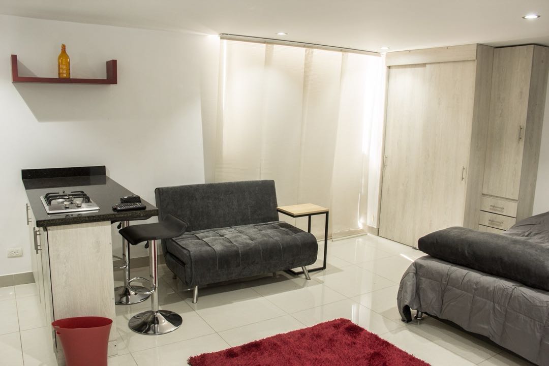 Apartamento tipo loft con licencia Airbnb en el Poblado la Frontera