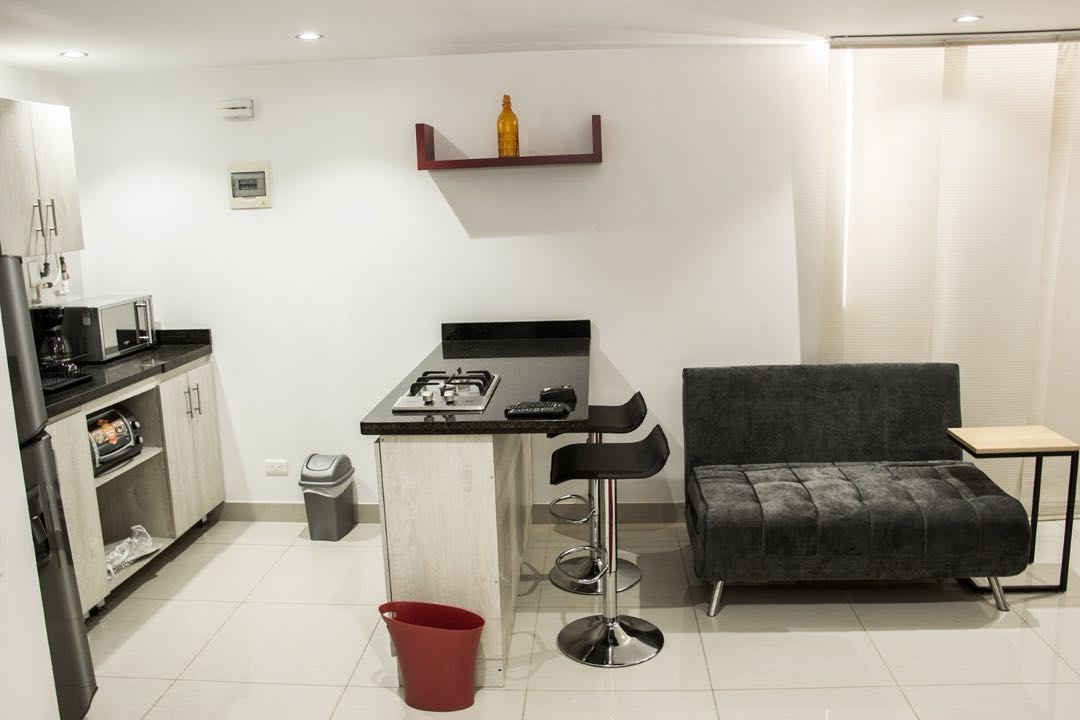 Apartamento tipo loft con licencia Airbnb en el Poblado la Frontera