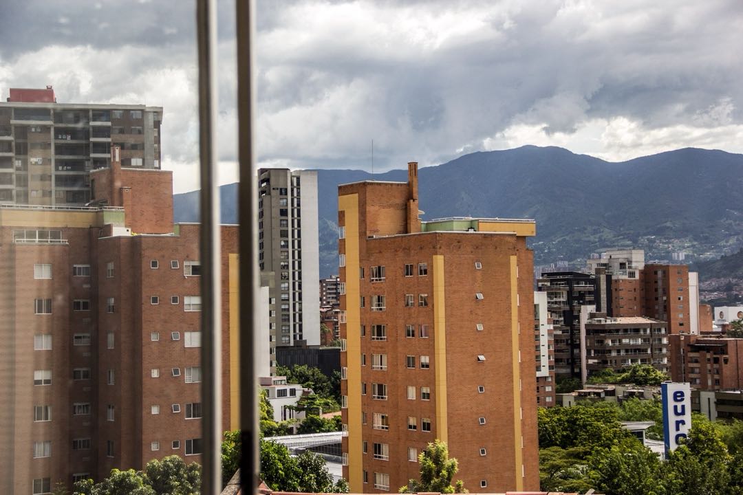Apartamento tipo loft con licencia Airbnb en el Poblado la Frontera