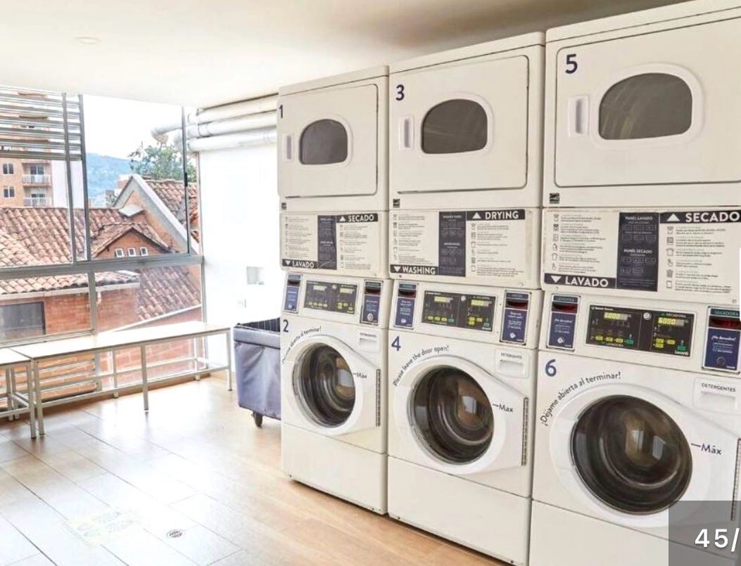 Apartamento tipo loft con licencia Airbnb en el Poblado la Frontera