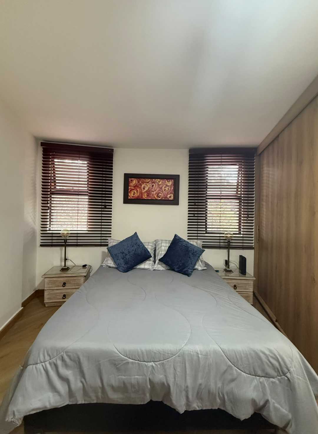 APARTAMENTO AMOBLADO EN RENTA EL POBLADO — foto 3 de 9