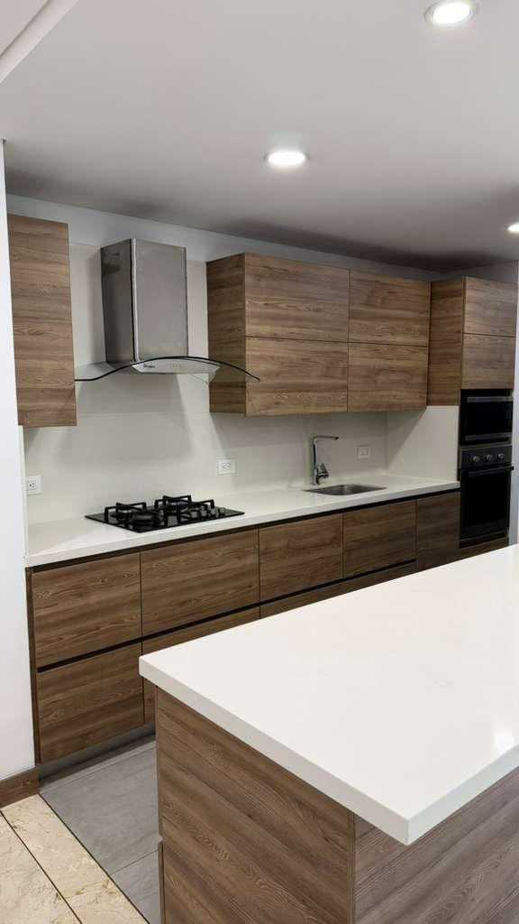 ARRIENDO APARTAMENTO AMOBLADO CASTROPOL EL POBLADO — foto 2 de 14