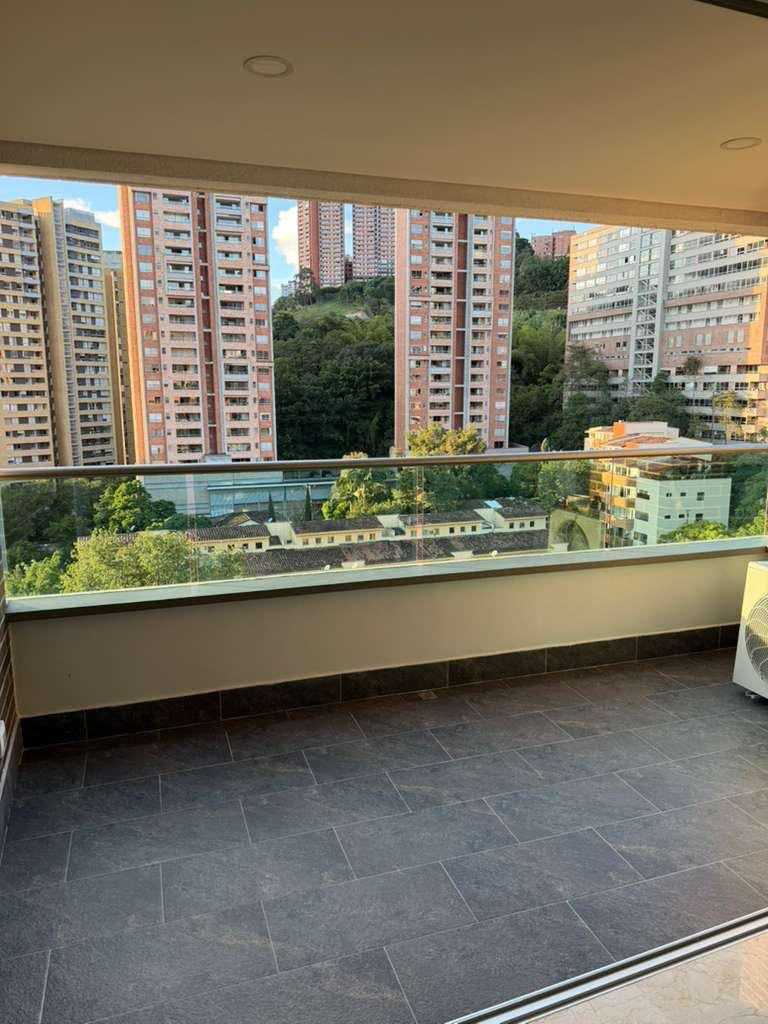 Apartamento en arriendo — ARRIENDO APARTAMENTO AMOBLADO CASTROPOL EL POBLADO