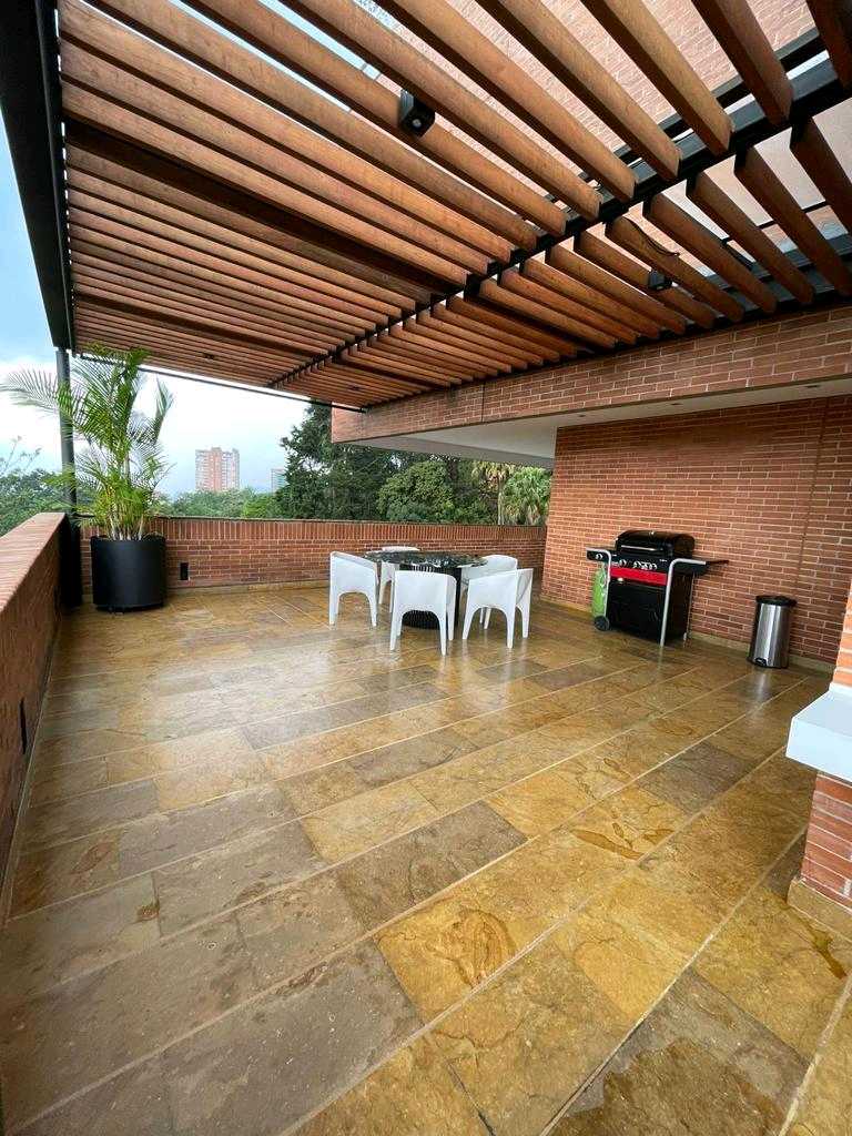 Arriendo amoblado cerca al Tesoro RC2