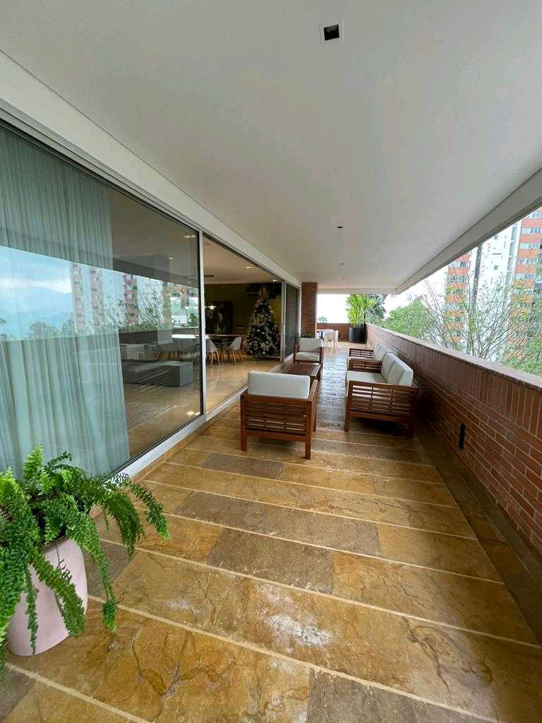 Arriendo amoblado cerca al Tesoro RC2