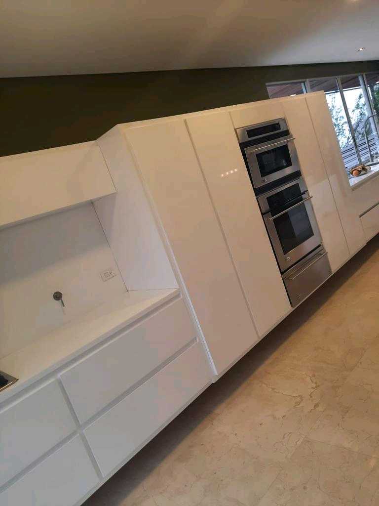 Arriendo amoblado cerca al Tesoro RC2