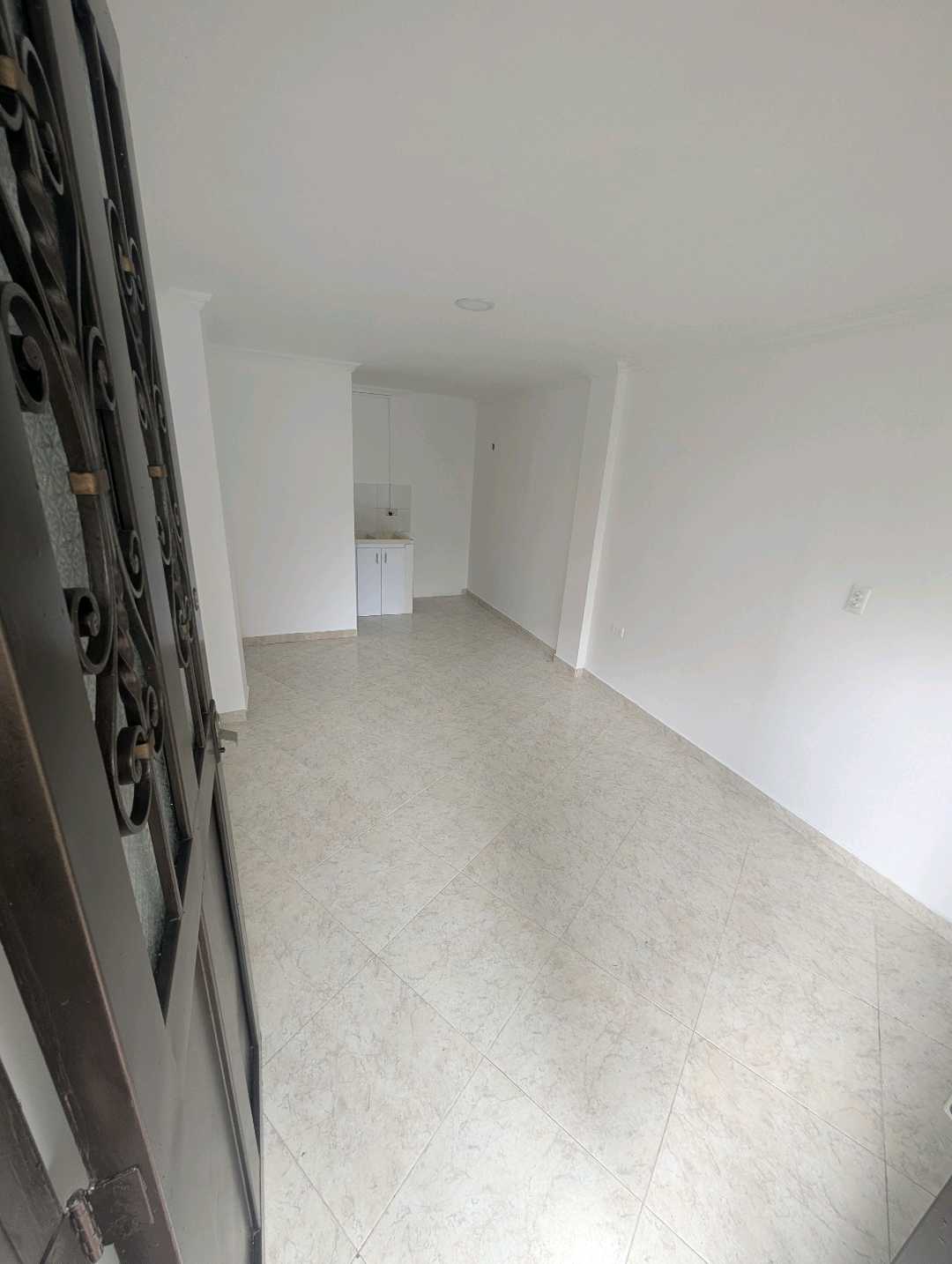 Arriendo aparta estudio Simón Bolívar