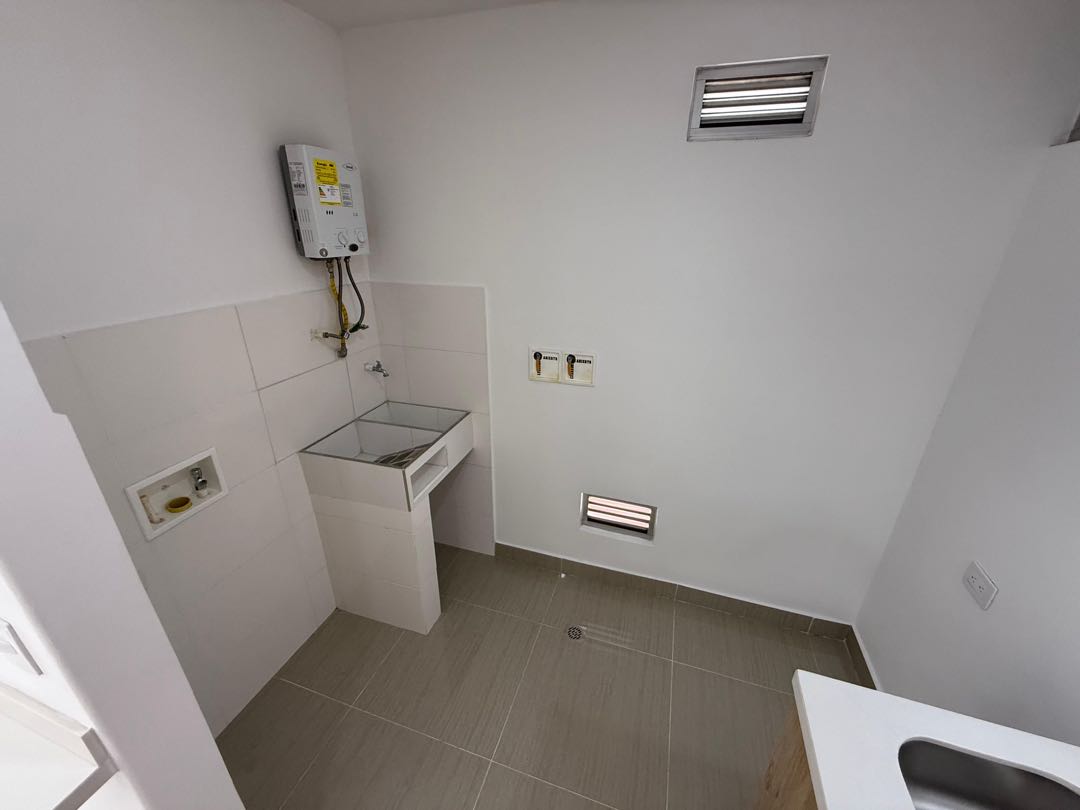 ARRIENDO APARTAESTUDIO EN CALASANZ