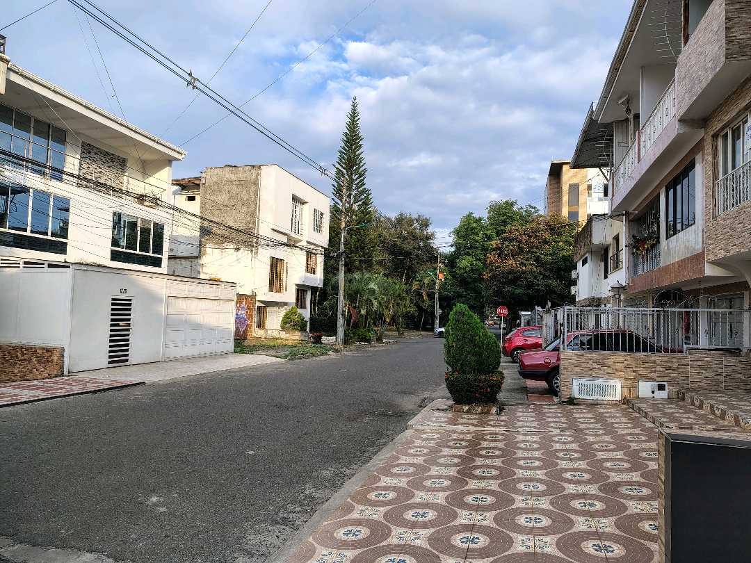 ARRIENDO APARTAESTUDIO AL SUR DE CALI BARRIO INGENIO 3 PISO