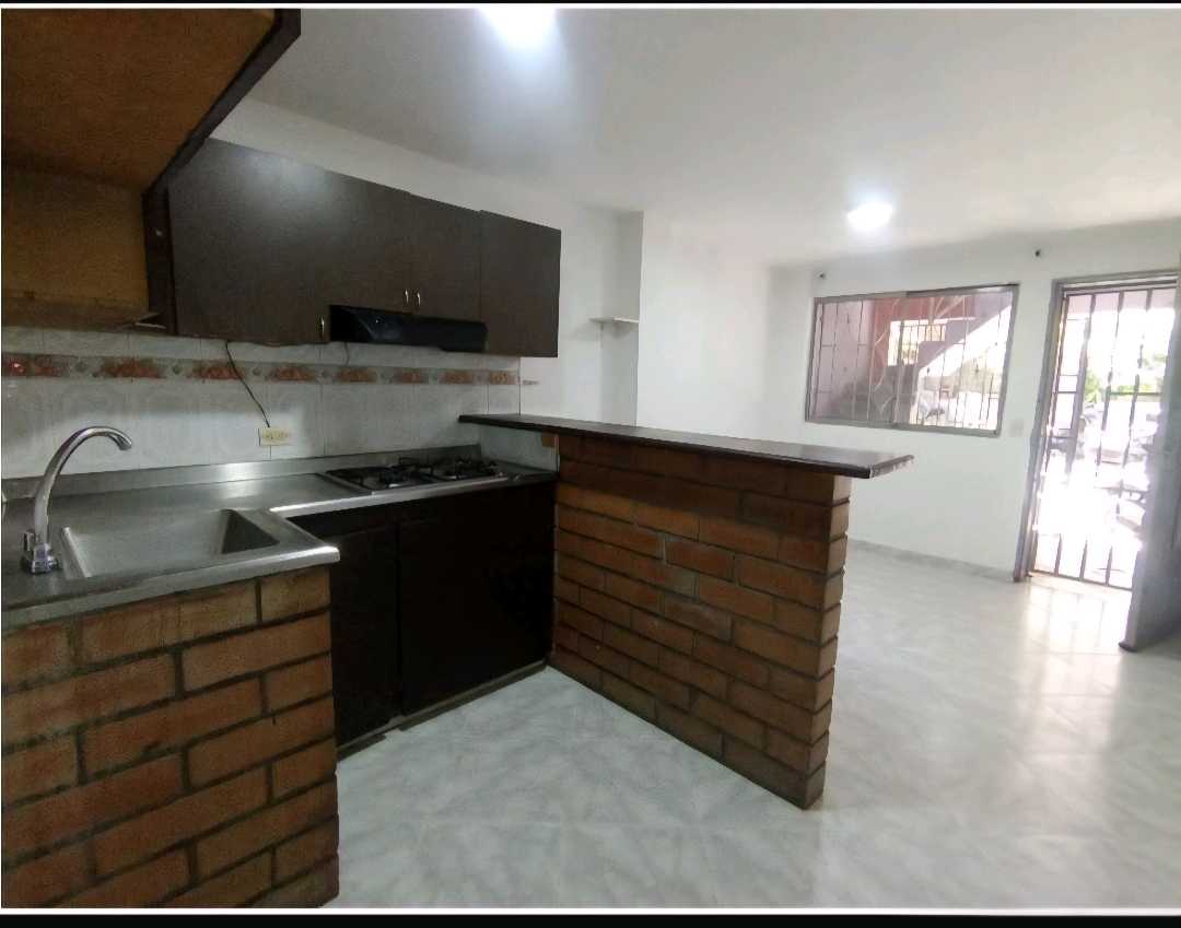 Arriendo apartaestudio  sector santa lucia