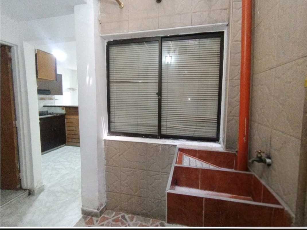 Arriendo apartaestudio  sector santa lucia