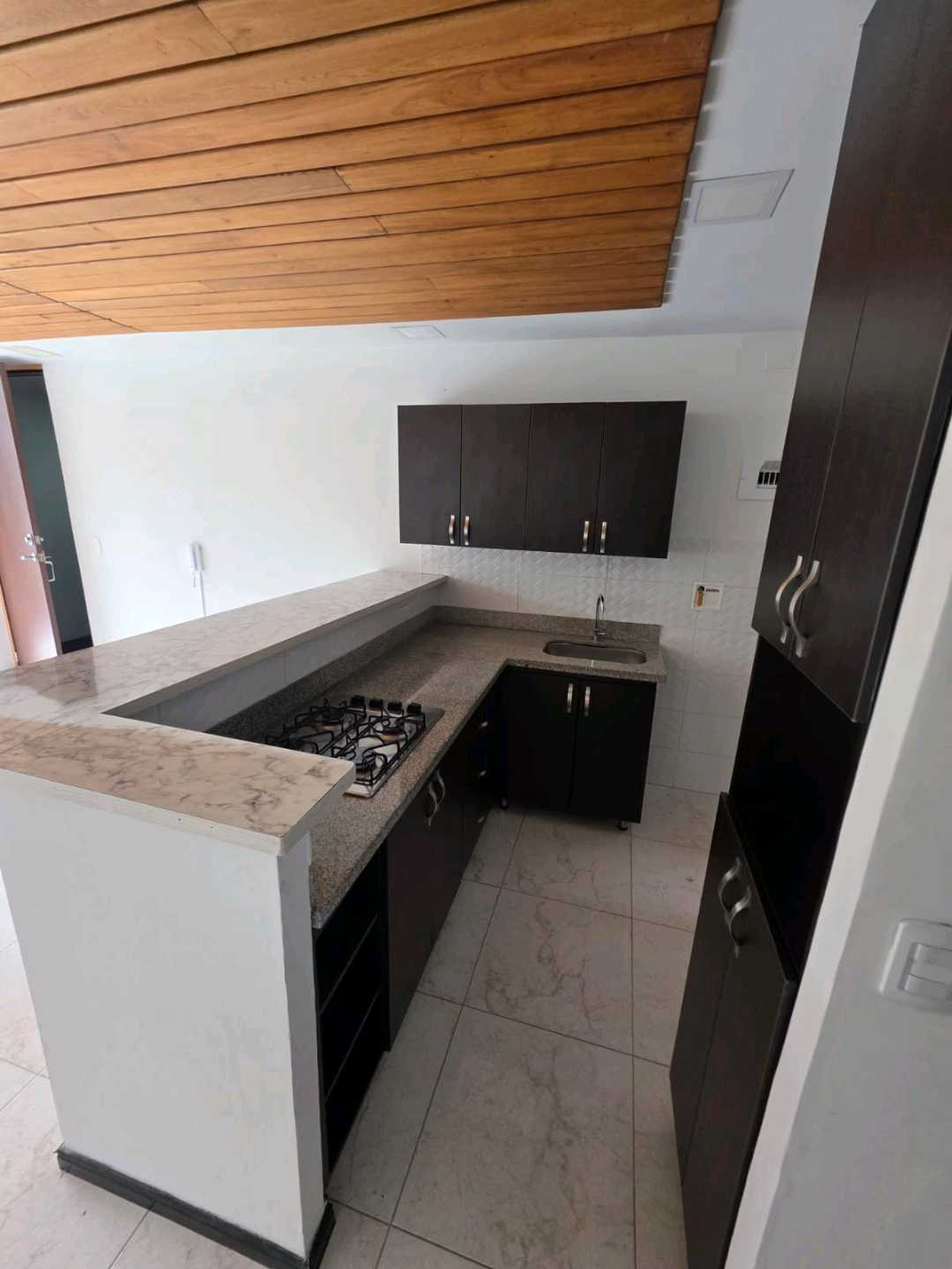 Arriendo apartaestudio sector calasanz