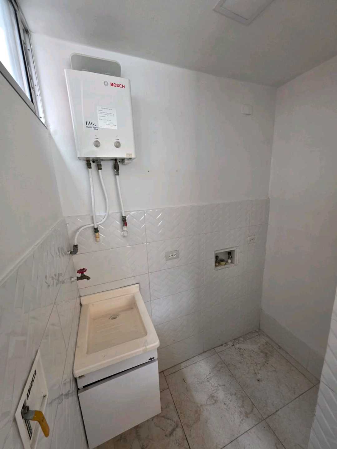 Arriendo apartaestudio sector calasanz