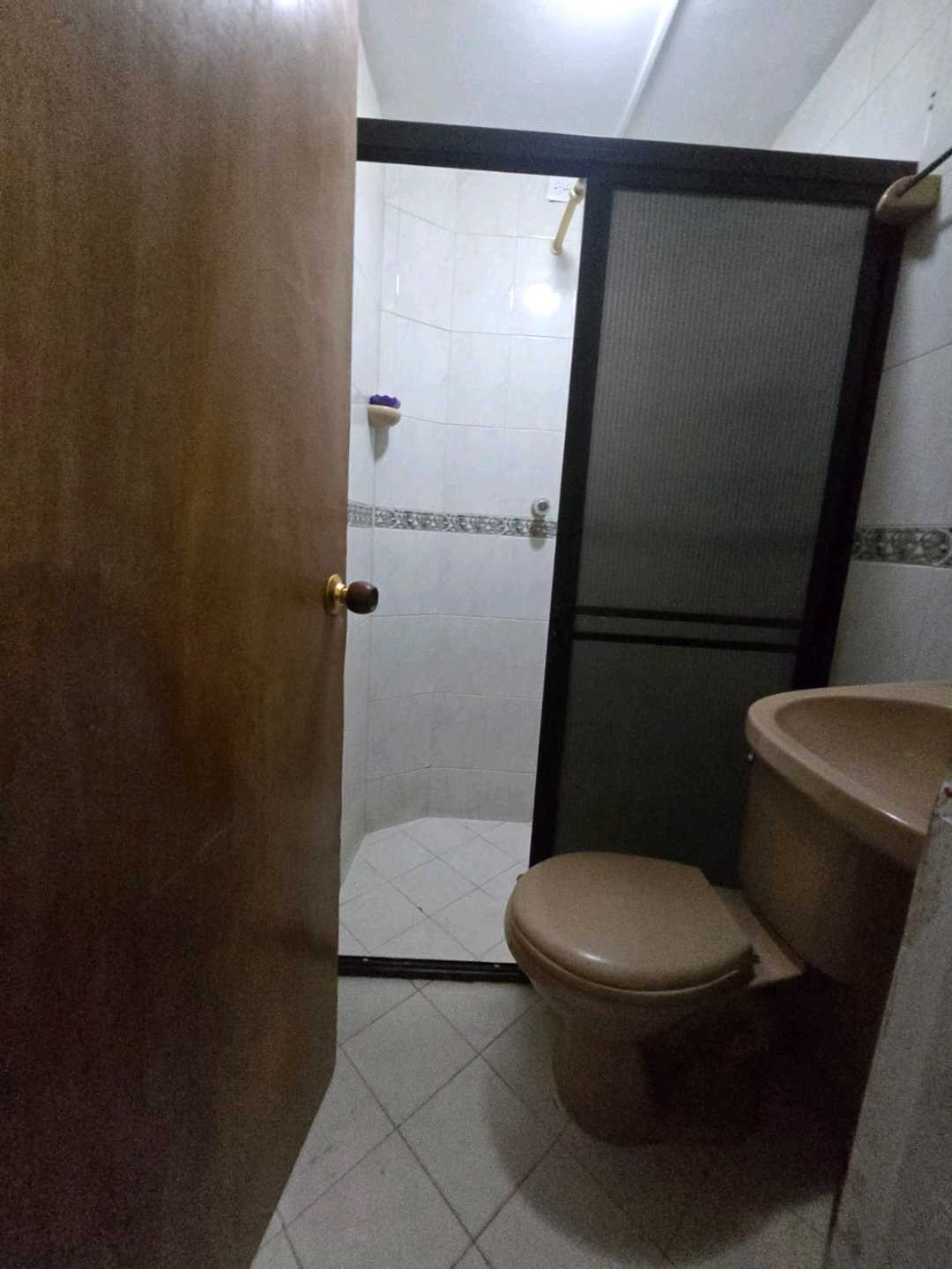 Arriendo apartaestudio  sector calasanz