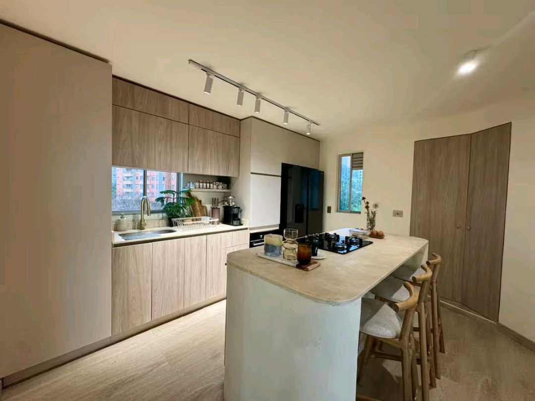 Arriendo apartamento amoblado en el Tesoro C13