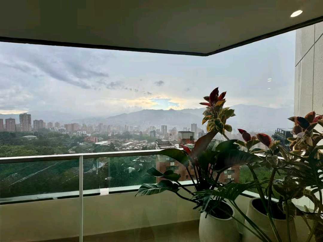Arriendo apartamento amoblado en el Tesoro C13