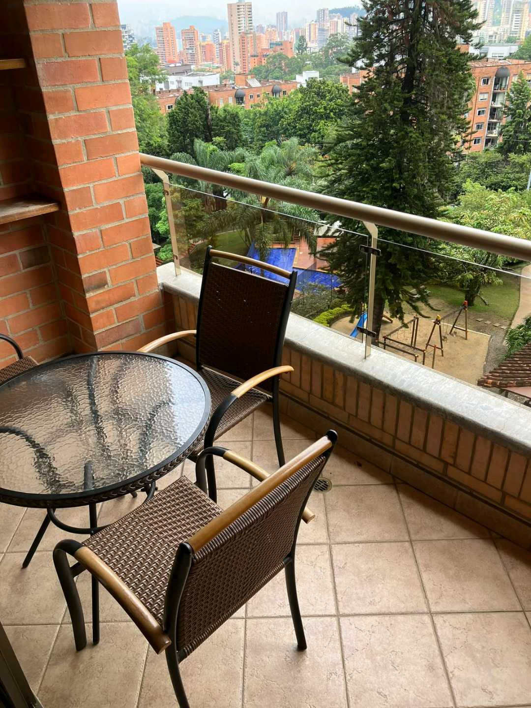 Arriendo apartamento amoblado y sin amoblar Poblado los Gonzalez  CE5