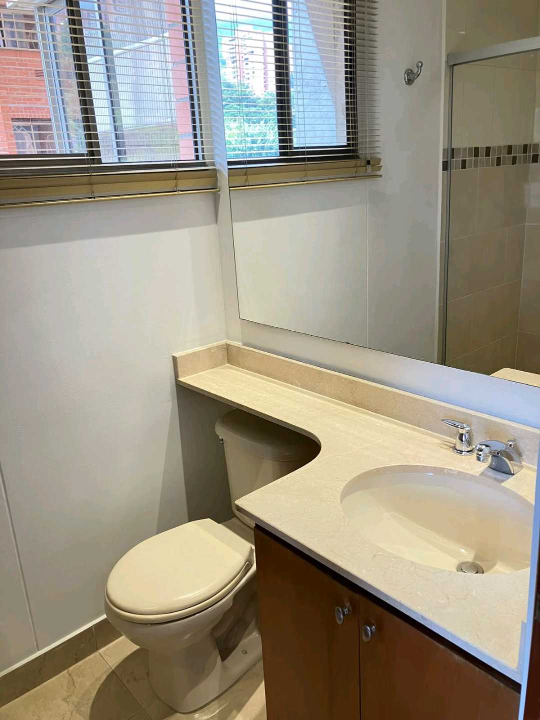Arriendo apartamento amoblado y sin amoblar Poblado los Gonzalez  CE5