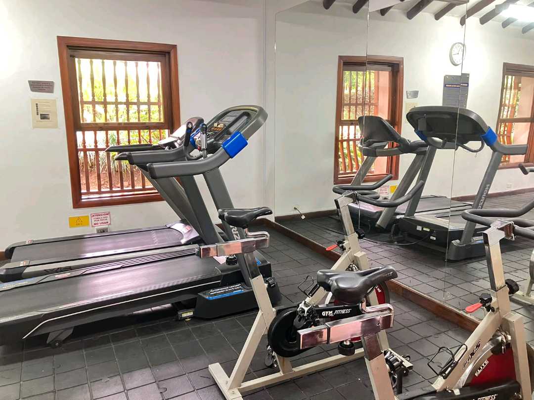 Arriendo apartamento amoblado y sin amoblar Poblado los Gonzalez  CE5