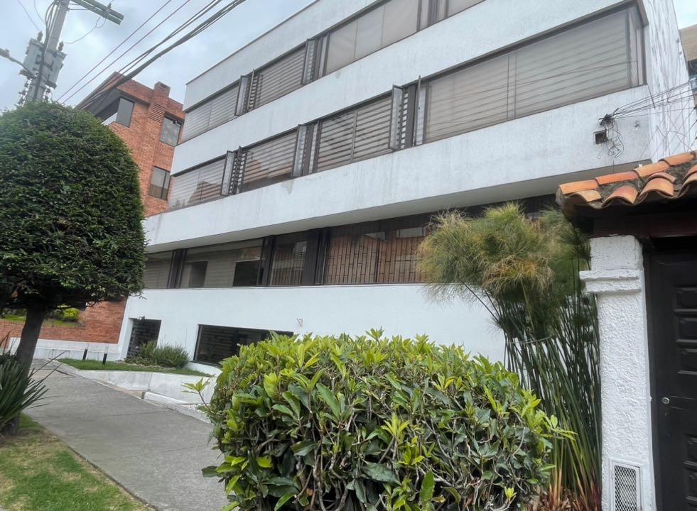 Vendo/Arriendo Apartamento Bogotá Santa Barbara con terraza 