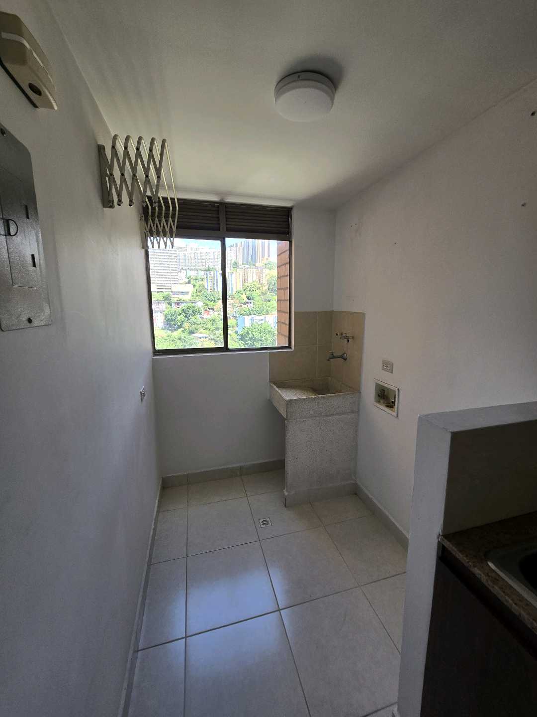 Arriendo apartamento calasanz