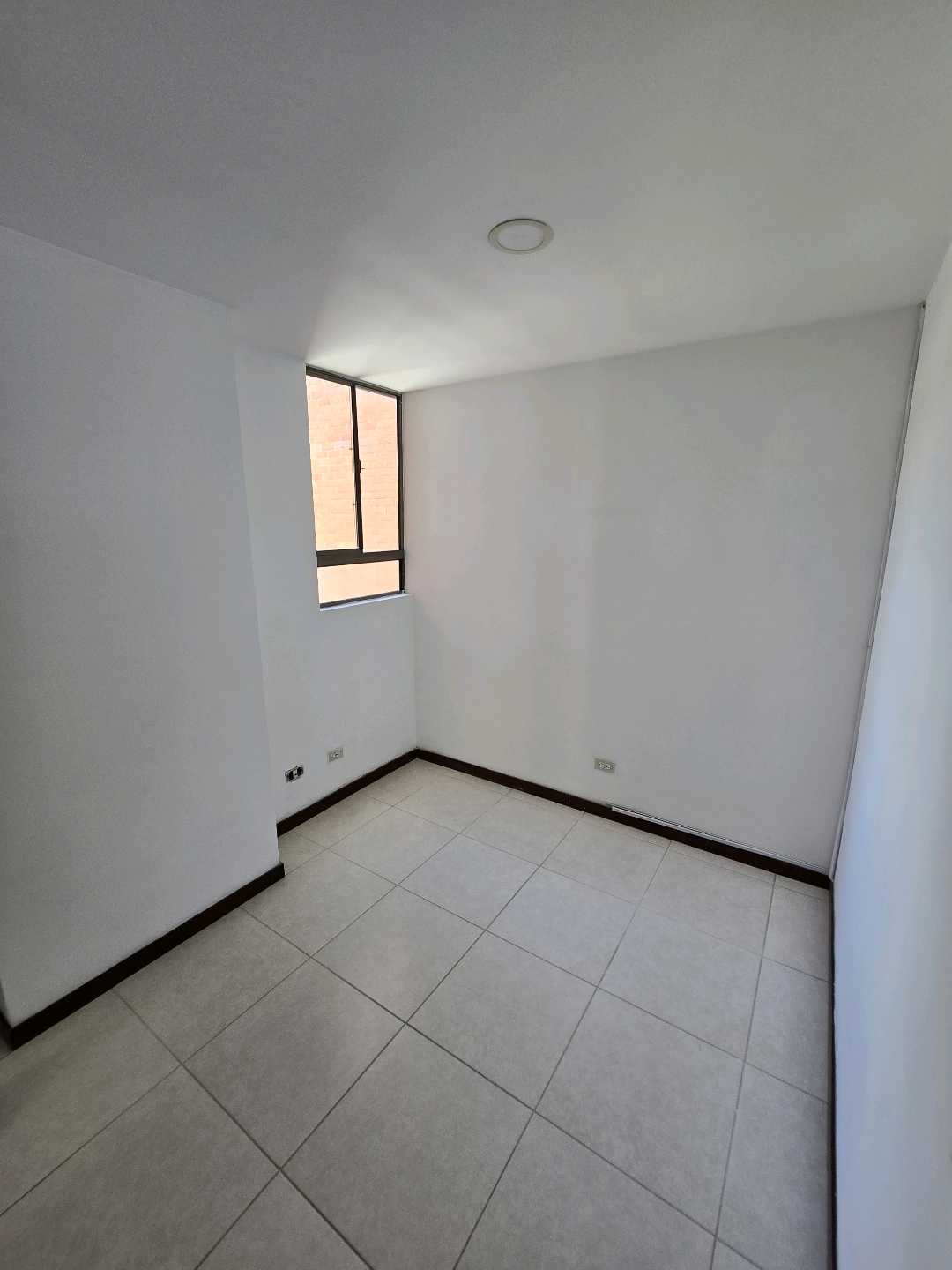 Arriendo apartamento calasanz